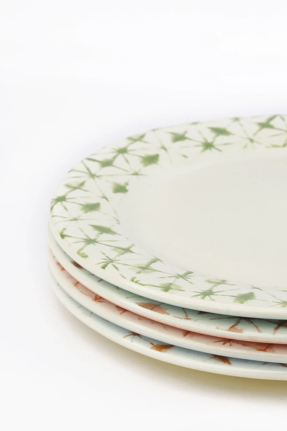 ASSORTED PLATES (SET OF 4) - Image 2