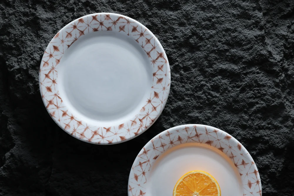 ASSORTED PLATES (SET OF 4) - Image 8